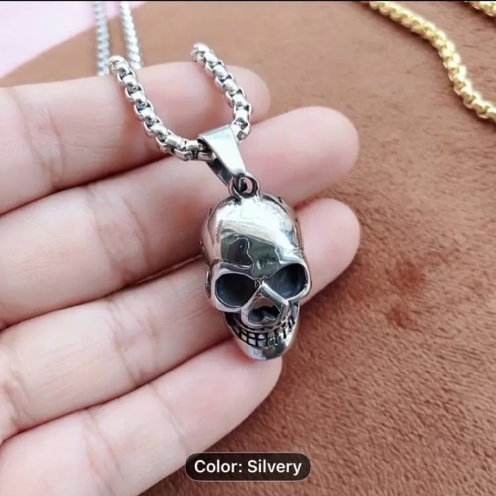 New! Unisex Silvery Fashion Trendy Skull Pendant Necklace.